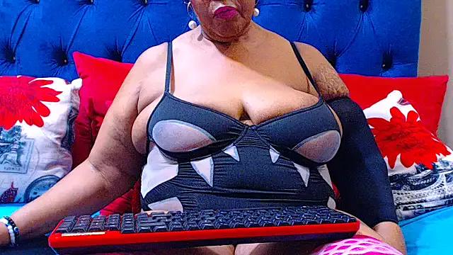 Freechat ebonycandy10 on StripChat