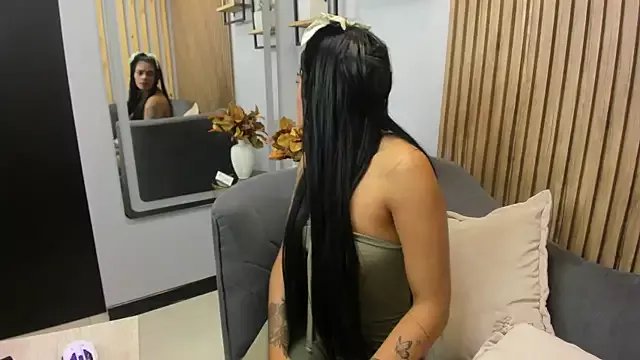 EmmaEbony_ on StripChat 