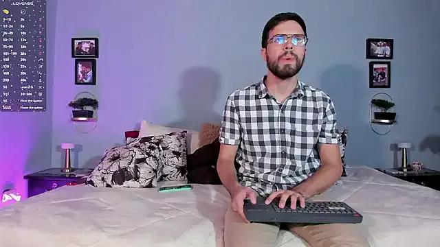 Freechat ETHAN_ADAM on StripChat