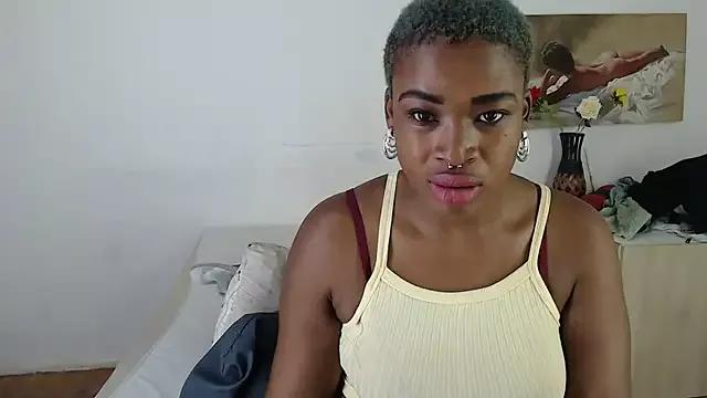 FLOWERLIPS25 on StripChat 