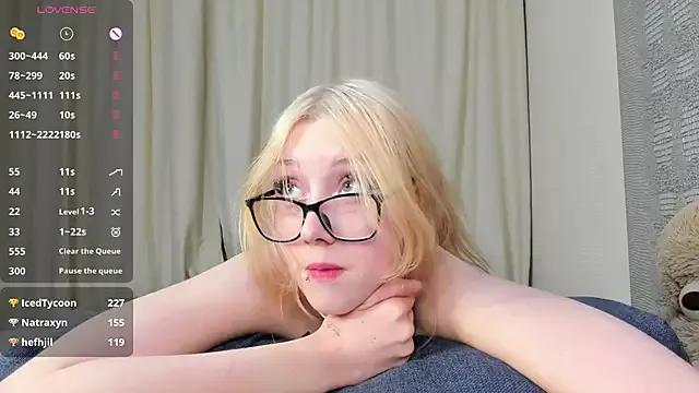 helly_berry on StripChat 