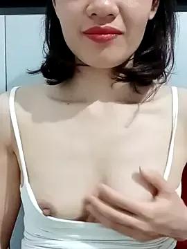 Hinna_x on StripChat 