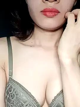 Hinna_x on StripChat 