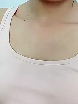 Hinna_x on StripChat 