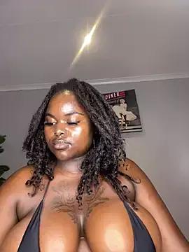 Honeycoco0211 on StripChat 