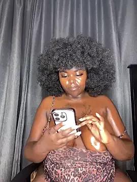 Honeycoco0211 on StripChat 