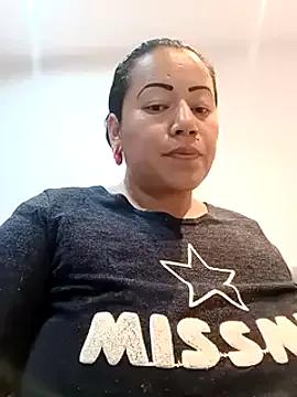 JuicyCurvesXXX on StripChat 