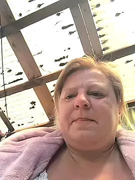 jusichka on StripChat 