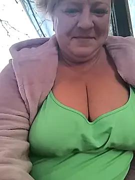 jusichka on StripChat 