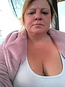 jusichka on StripChat 