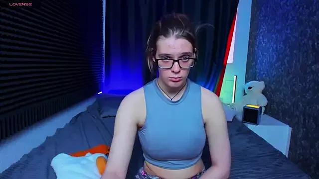 KIKI_Krash on StripChat 