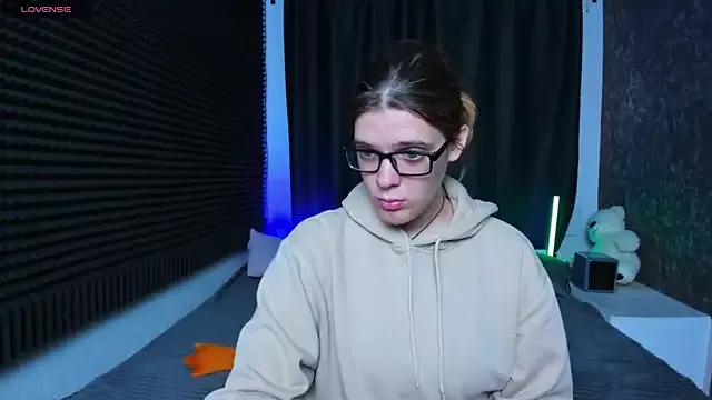 KIKI_Krash on StripChat 