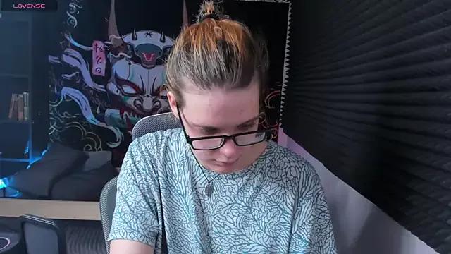KIKI_Krash on StripChat 