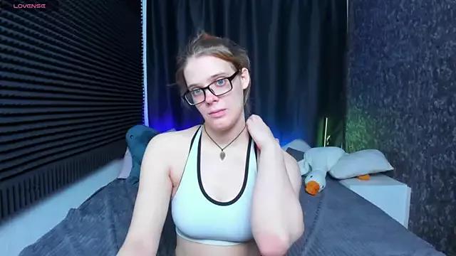 KIKI_Krash on StripChat 