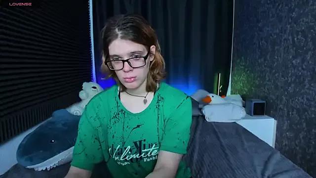 KIKI_Krash on StripChat 