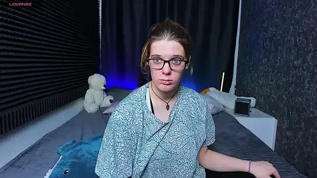 KIKI_Krash on StripChat 