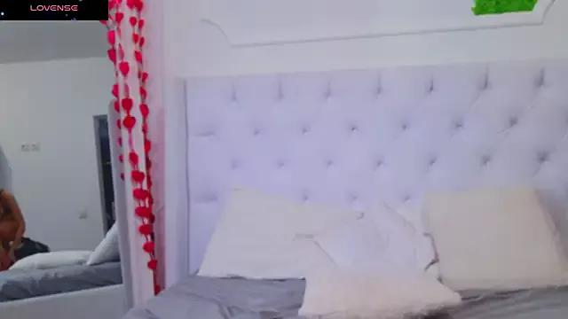 KiraAsh on StripChat 