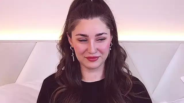 KiraBarlows on StripChat 