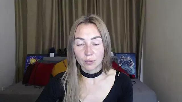 Kiss_julli88I on StripChat 