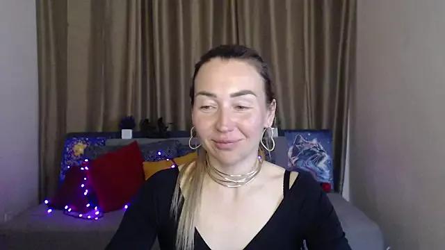 Kiss_julli88I on StripChat 