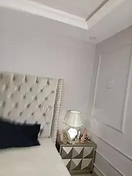 KloheCurvy on StripChat 