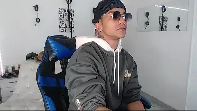 Leonard_Price on StripChat 