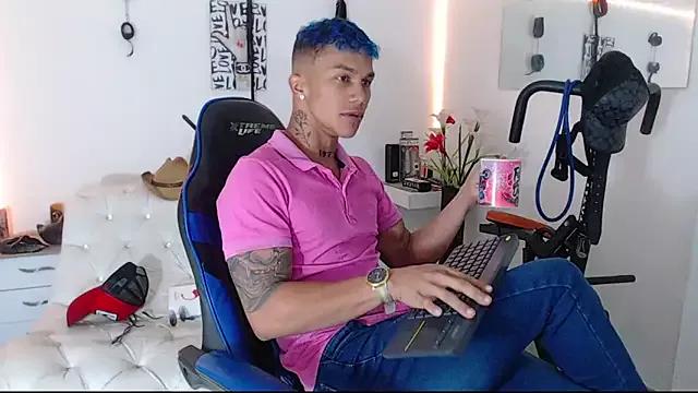 Leonard_Price on StripChat 