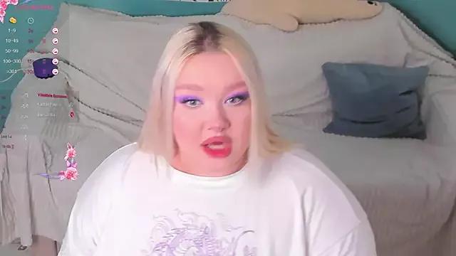 LilyBelll on StripChat 