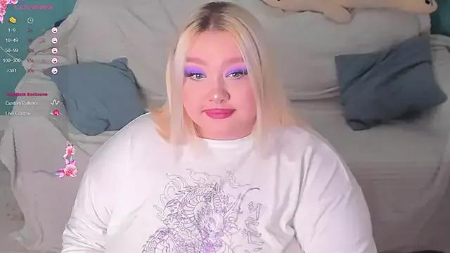 LilyBelll on StripChat 