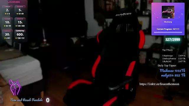 Lisaonthemoon on StripChat 