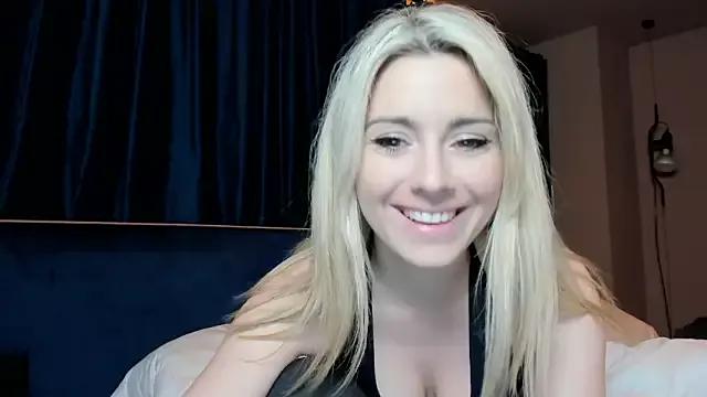 Lisaonthemoon on StripChat 
