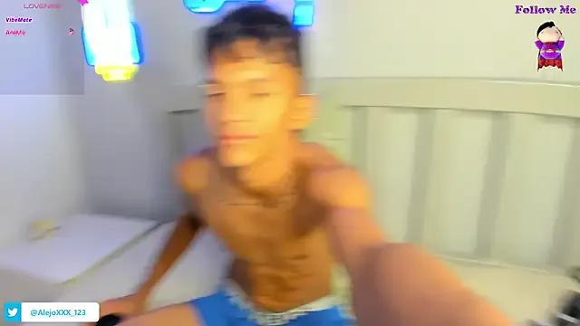 Try cute slut Loistwink_ loistwink_ from StripChat