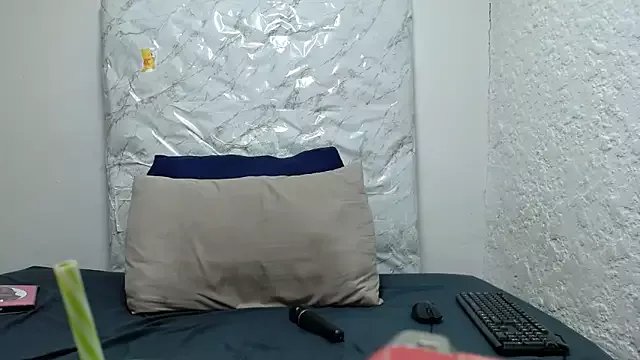 LolaTwerksXX on StripChat 