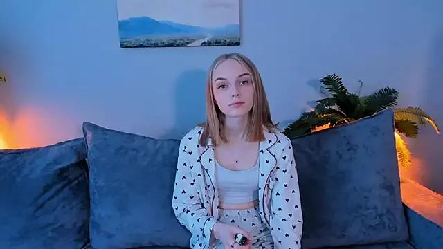 LucettaFarr on StripChat 
