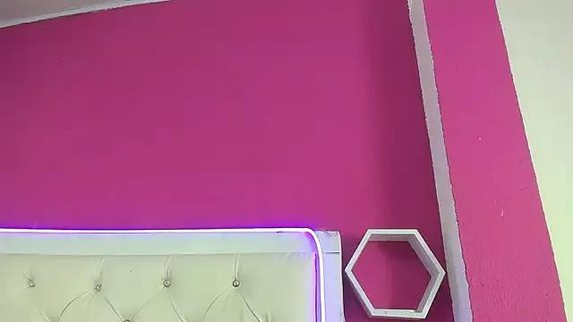 Lucy_leroy on StripChat 
