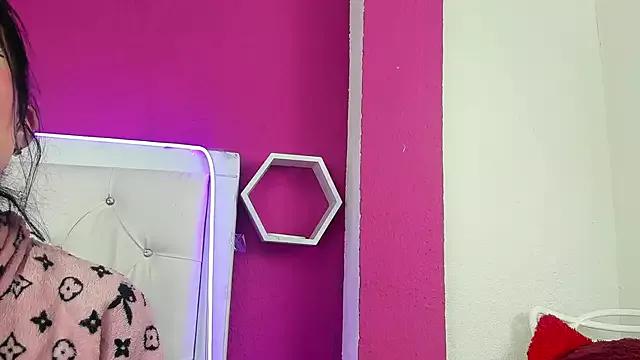 Lucy_leroy on StripChat 