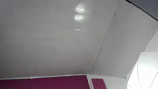 Lucy_leroy on StripChat 