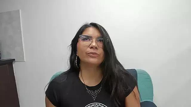 Luna_Dumont on StripChat 