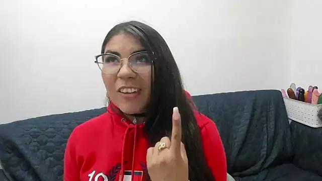 Luna_Dumont on StripChat 
