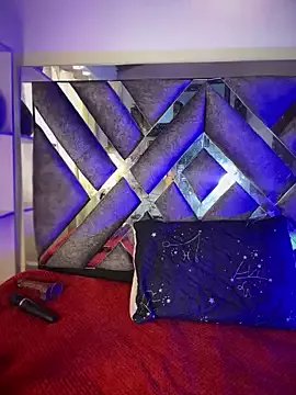 Freechat LylaLee111 on StripChat