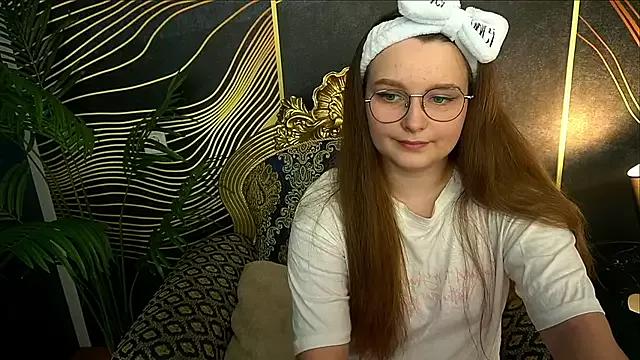 MagicPeachh_ on StripChat 