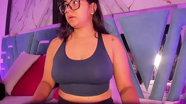 miilaklum on StripChat 