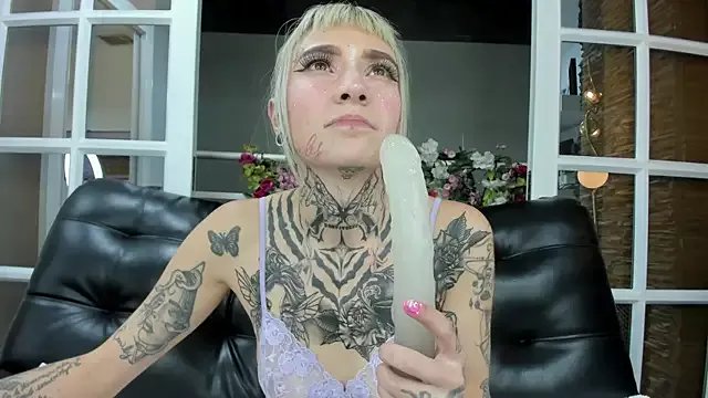 Freechat miss___angel on StripChat