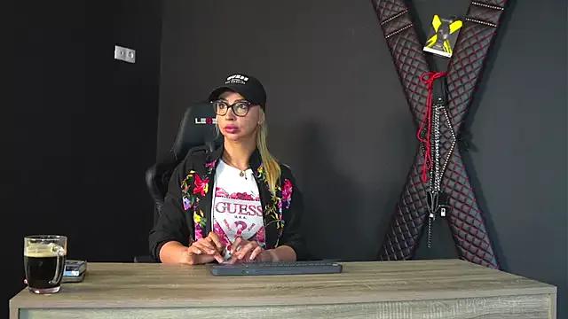Freechat OliviaSmith on StripChat