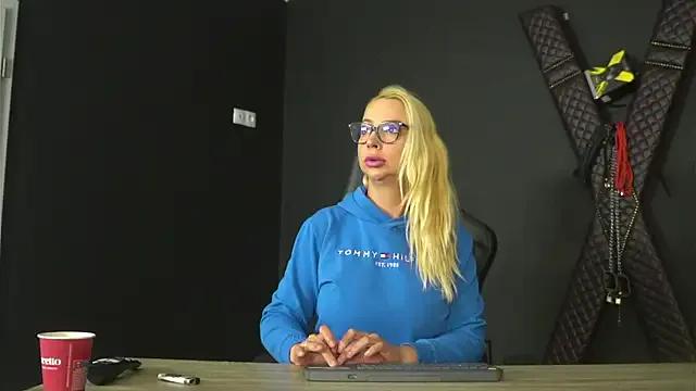 Freechat OliviaSmith on StripChat