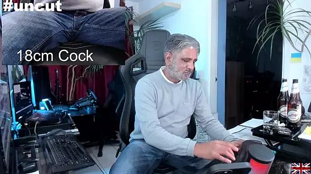 OnlineBossUK on StripChat 