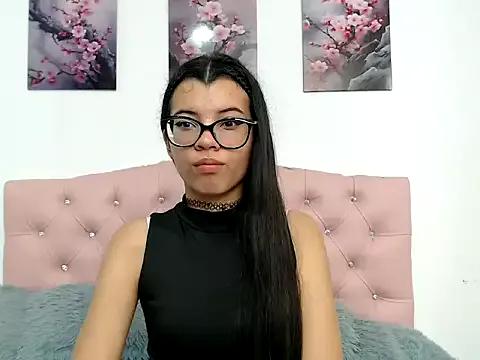 Freechat pinky_f00x on StripChat