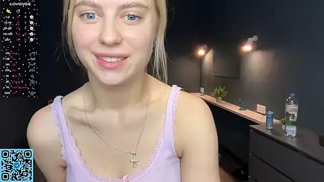 Freechat RadiantBliss on StripChat