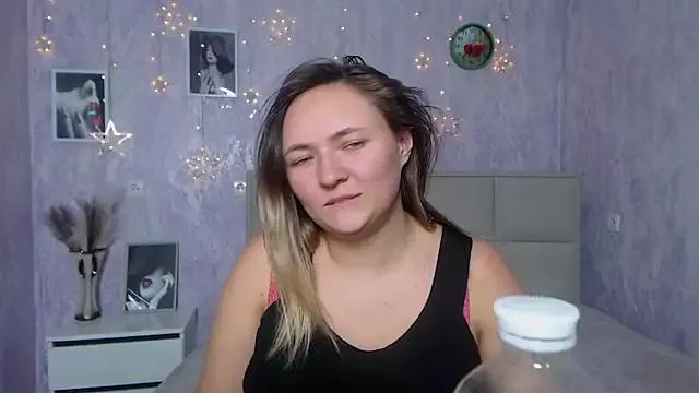 SallyVerda on StripChat 