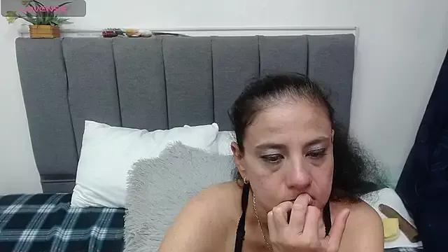 sasi_luna on StripChat 